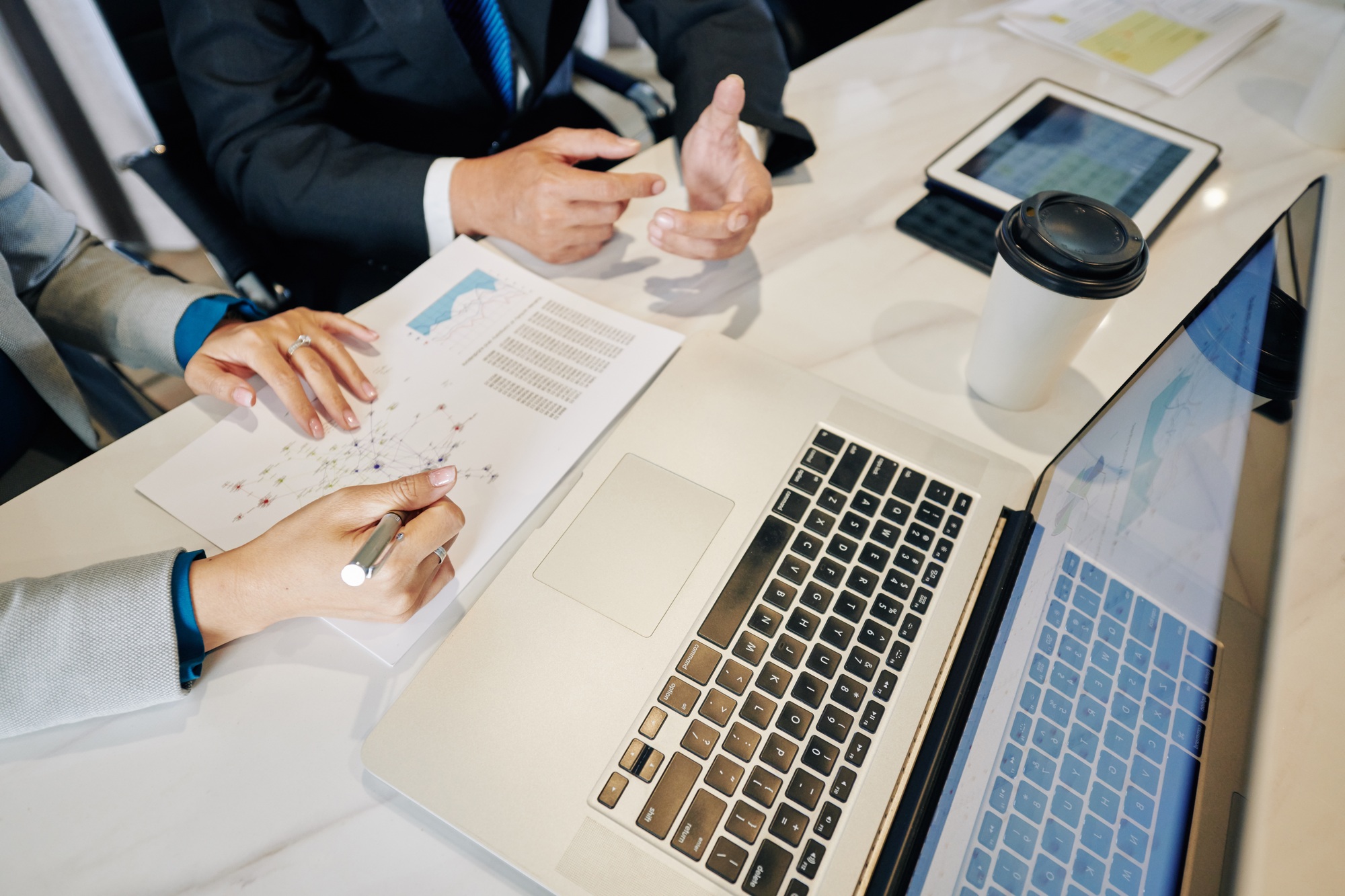 business-people-discussing-financial-plan.jpg - Loan Select Australia Home & Investment Loans | Loan Select Australia